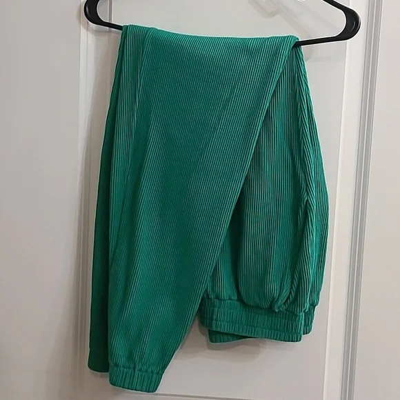 Jogger Set - Picture 5 of 8